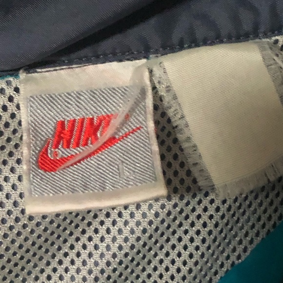 Vintage Nike windbreaker jacket - Picture 2 of 3